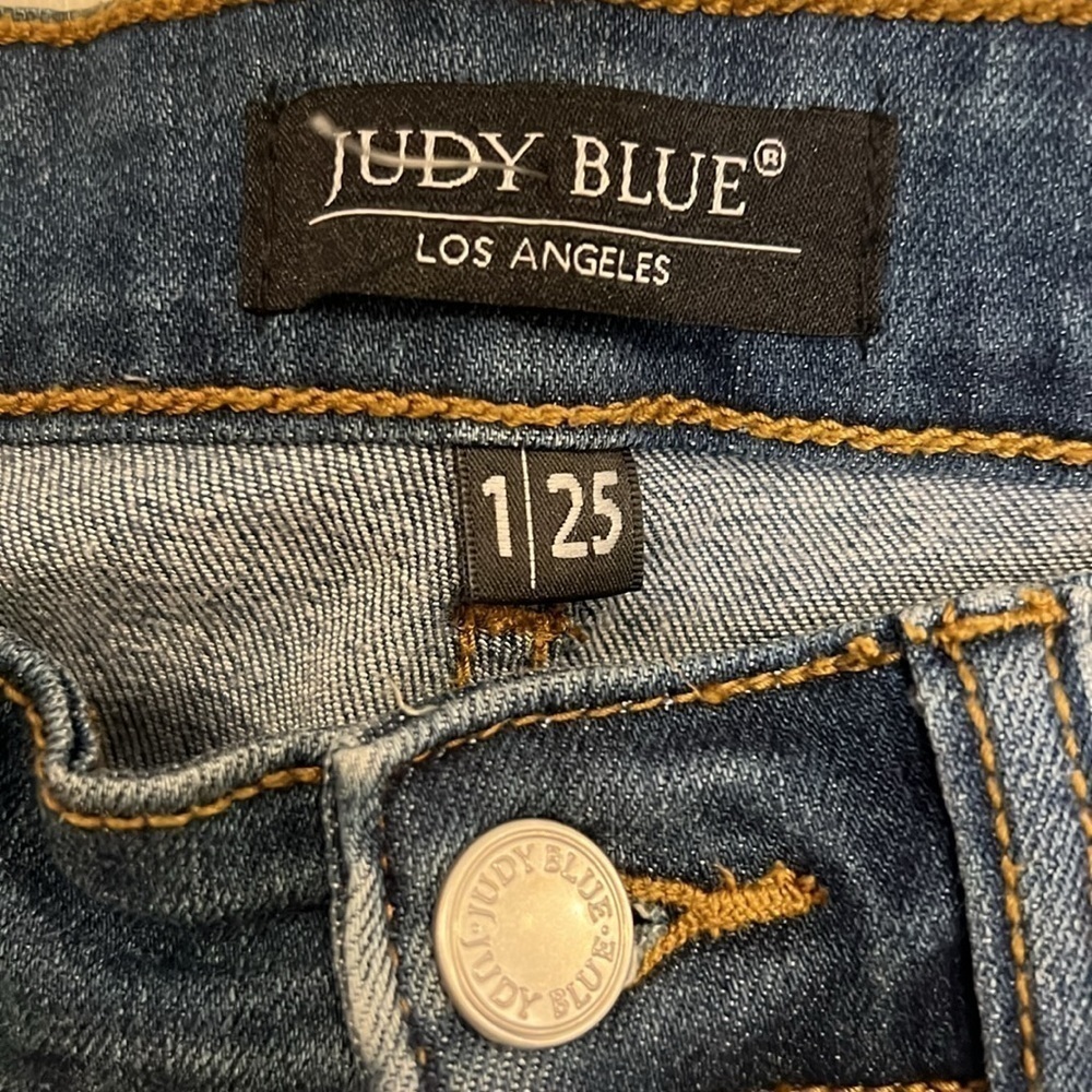 Judy Blue Jeans Cropped Distressed Blue Wash Size 25 - Picture 3 of 14